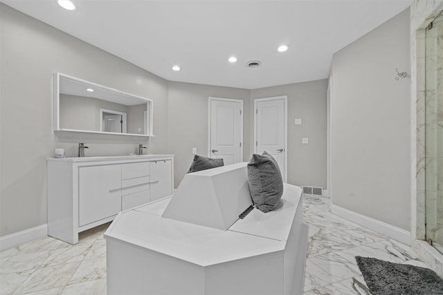 full bathroom featuring visible vents, baseboards, recessed lighting, and marble finish floor