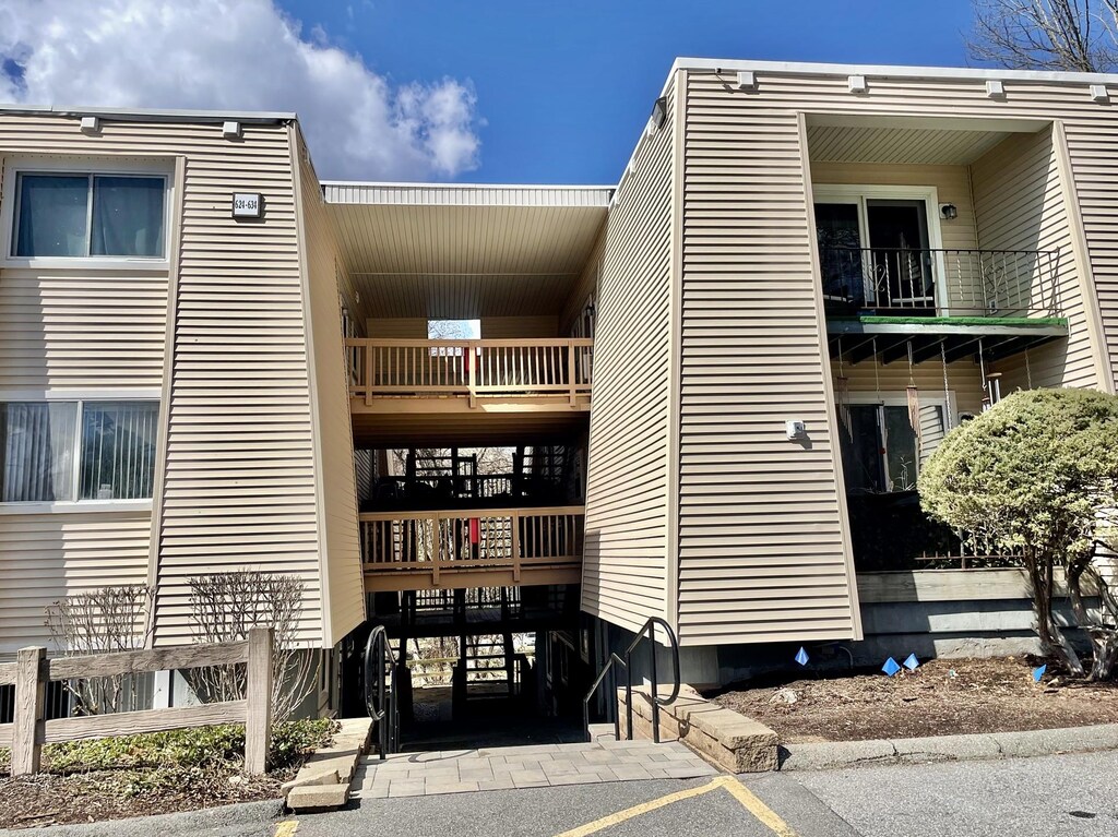 view of building exterior