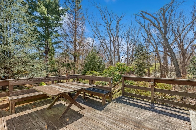 495 Knollwood Ln, Mattituck, NY 11952 - view of wooden deck