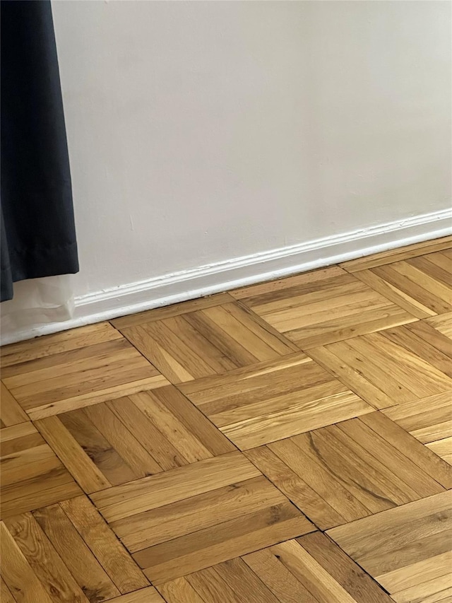 room details with baseboards