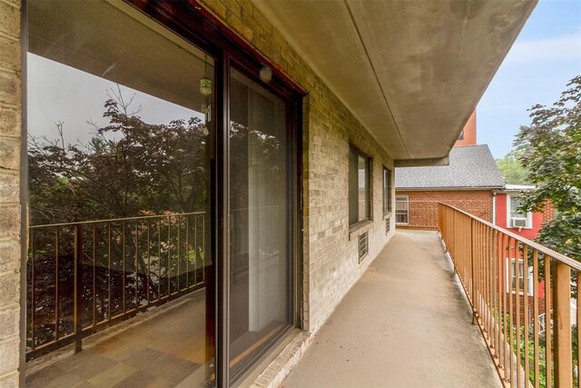 687 Bronx River Rd # 2A, Yonkers, NY 10704 - view of balcony