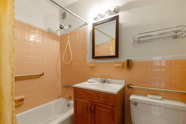 687 Bronx River Rd # 2A, Yonkers, NY 10704 - full bath with shower / bathtub combination with curtain, vanity, and tile walls