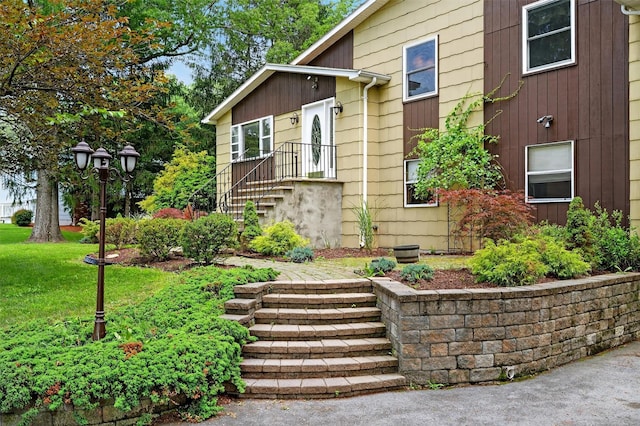 21 Hillside Rd, Slate Hill, NY 10973 - view of exterior entry featuring a lawn