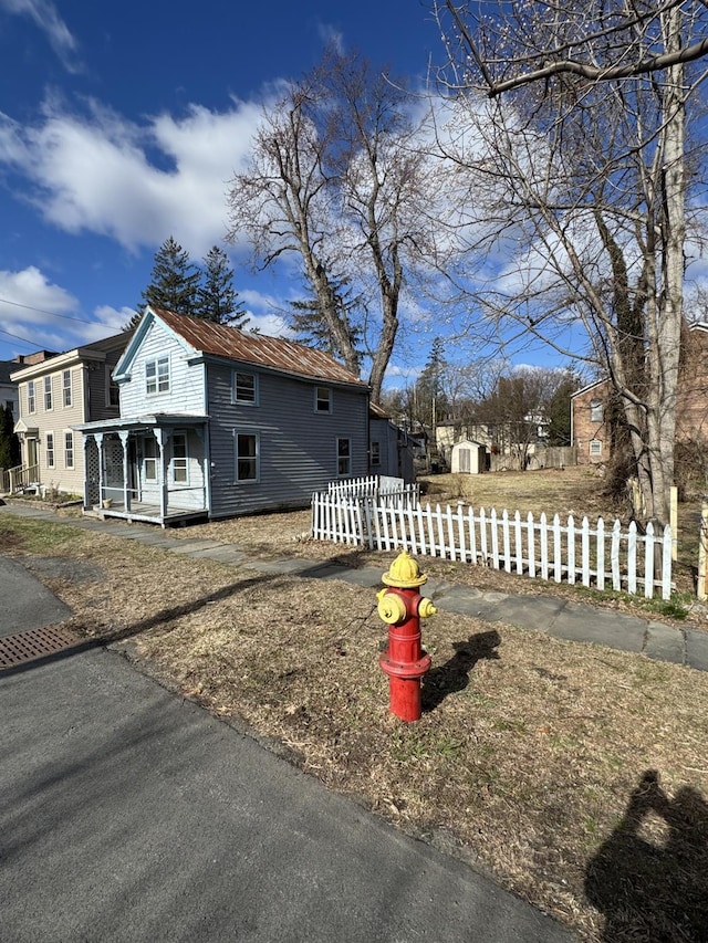 10 N Franklin St, Athens, NY 12015 - view of front of property with fence