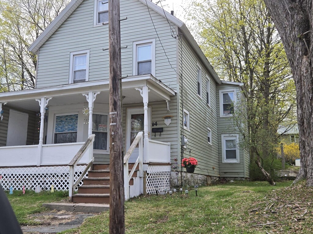 4 Ann St, Monticello, NY 12701 - view of front of property with a porch