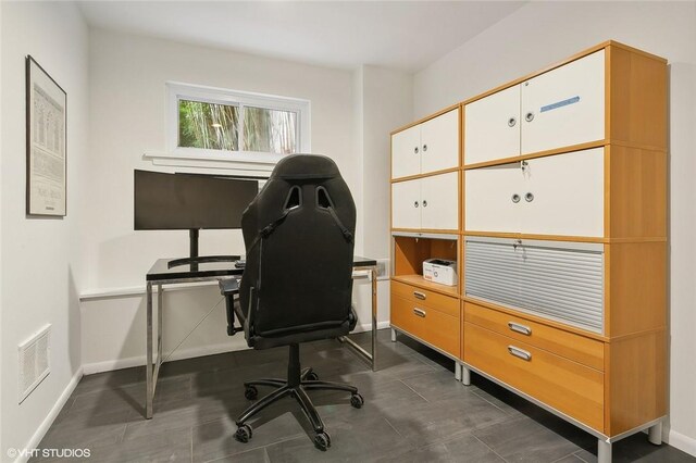 30 Appleton Pl, Dobbs Ferry, NY 10522 - office space with baseboards