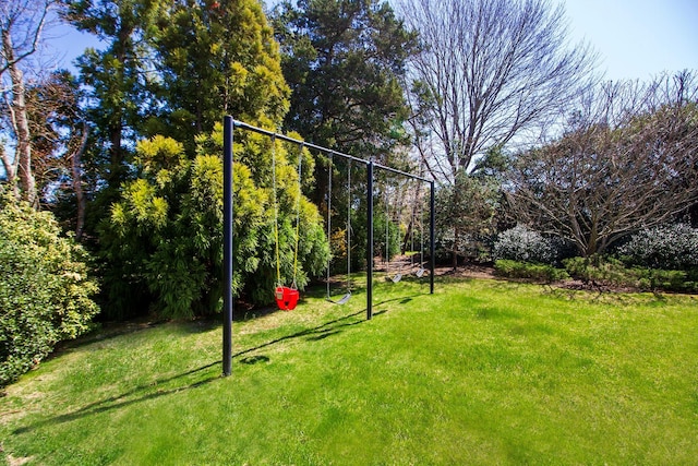 31 Paquatuck Ave, East Moriches, NY 11940 - view of yard