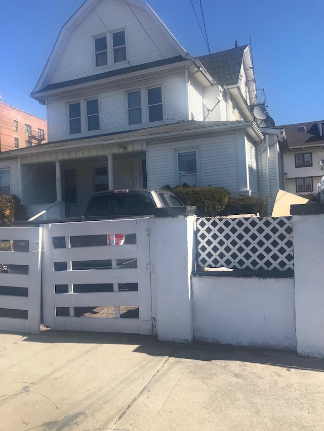 622 Bay 32nd St, Far Rockaway, NY 11691 - photo 2