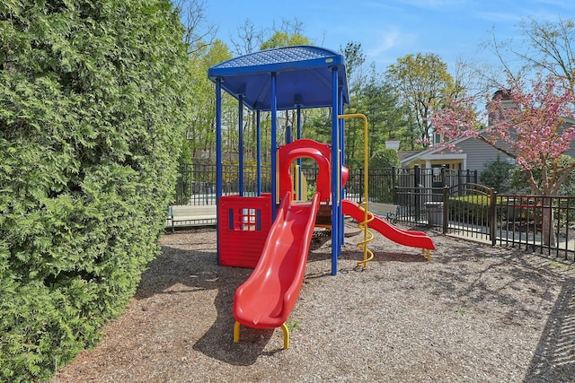 500 Pondside Dr Unit 2E, White Plains, NY 10607 - view of community playground