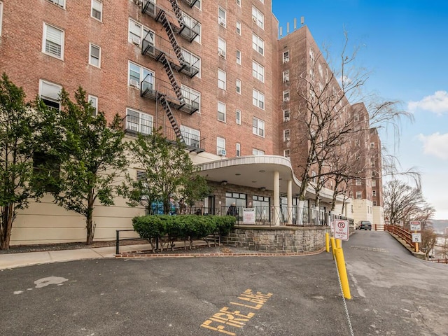2630 Kingsbridge Ter Unit 2St, Bronx, NY 10463 - view of apartment building / complex featuring uncovered parking