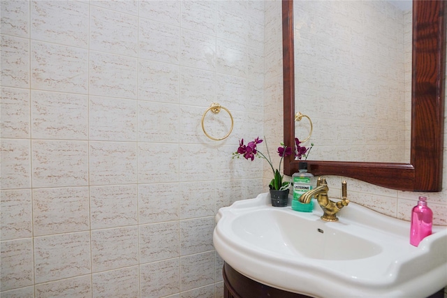 2314 National Dr, Brooklyn, NY 11234 - bathroom with vanity