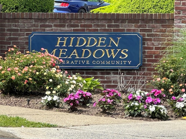 35 Bailey Ct Unit 35, Middle Island, NY 11953 - view of community sign