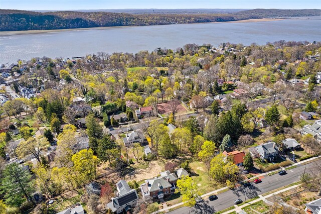27 Calumet Ave, Hastings-On-Hudson, NY 10706 - aerial view of property and surrounding area featuring a large body of water and nearby suburban area