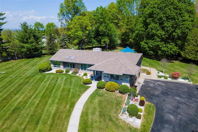 aerial view of property and surrounding area