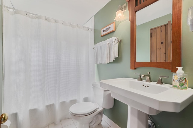 29 Oscaleta Rd, South Salem, NY 10590 - full bathroom with shower / bath combination with curtain, toilet, tile patterned floors, and baseboards