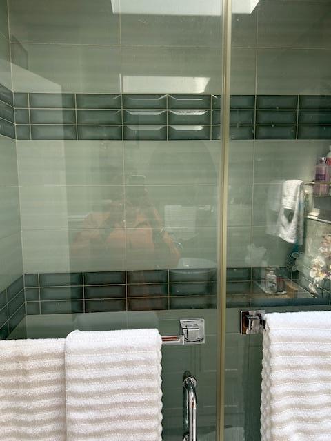 1248 E 84th St, Brooklyn, NY 11236 - bathroom featuring a tile shower