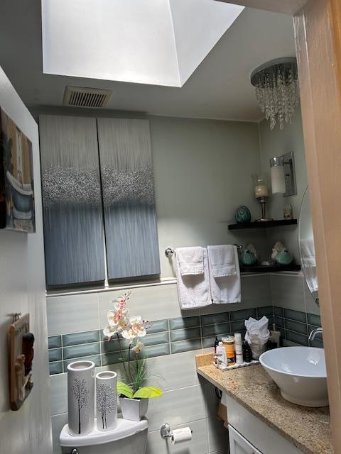 1248 E 84th St, Brooklyn, NY 11236 - bathroom featuring vanity