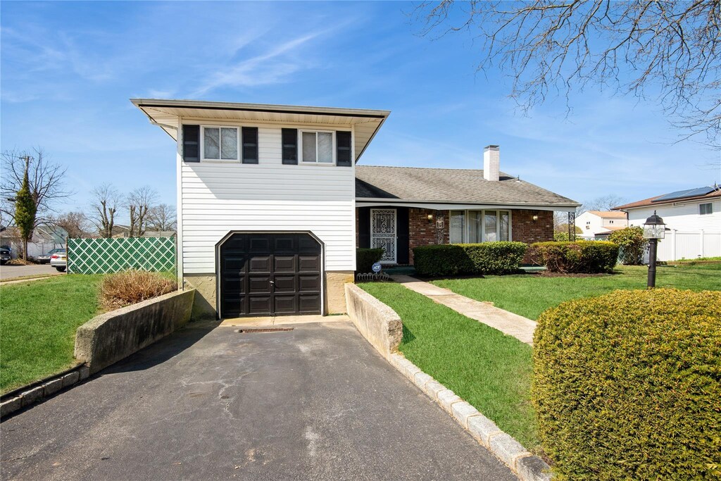 256 Leaf Ave, Central Islip, NY 11722 - photo 1