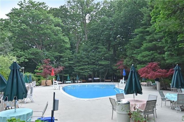100 Dehaven Dr Unit 612, Yonkers, NY 10703 - community pool with a patio