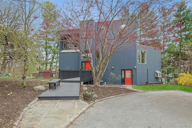 view of front of home featuring a patio area