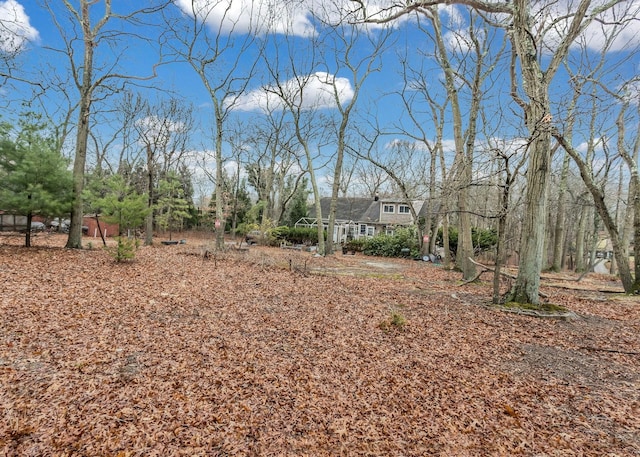 33 Mobrey Ln, Smithtown, NY 11787 - view of yard