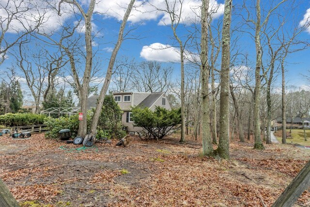33 Mobrey Ln, Smithtown, NY 11787 - view of yard