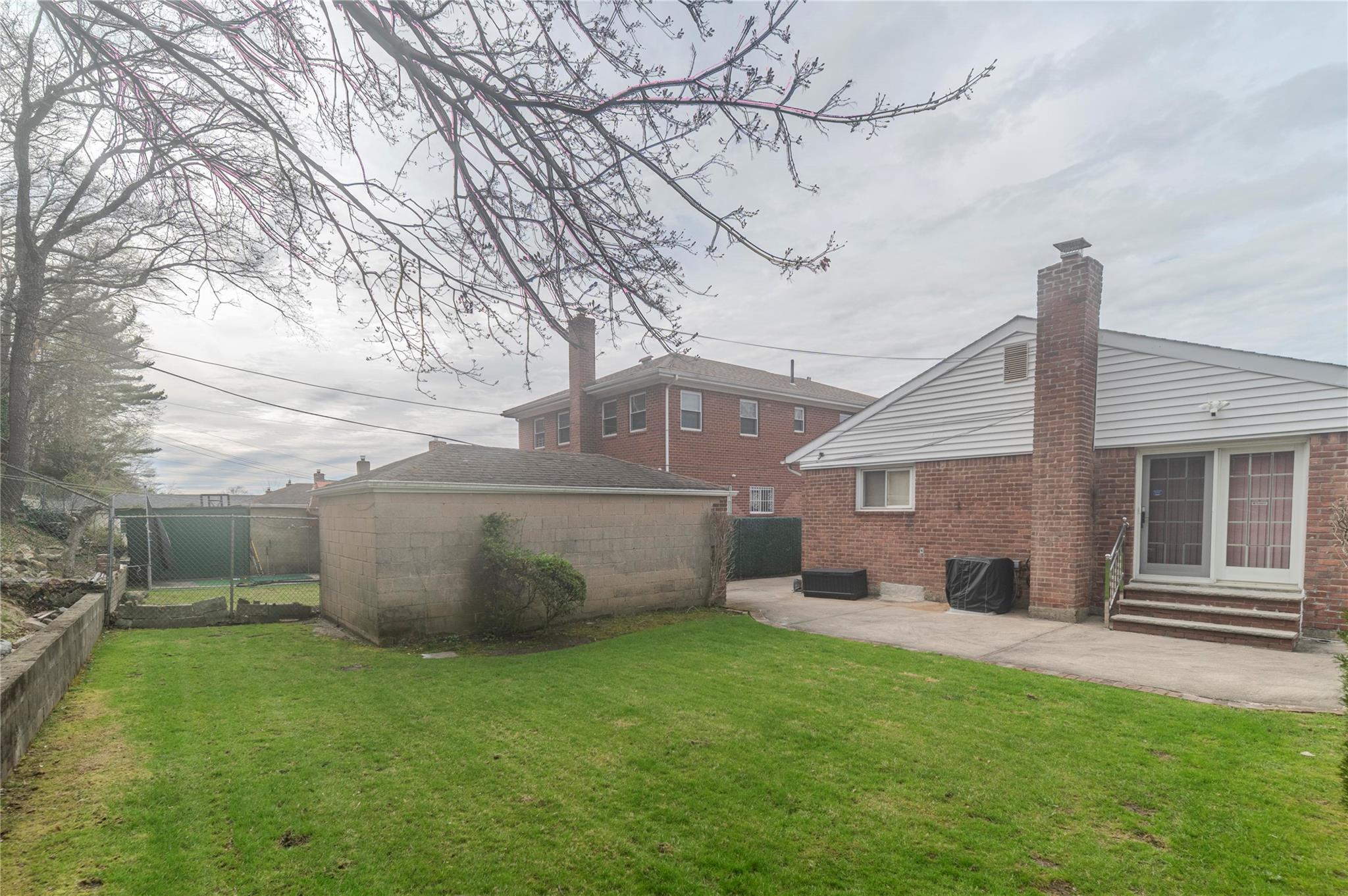 226-18 77th Ave, Oakland Gardens, NY 11364 - photo 33