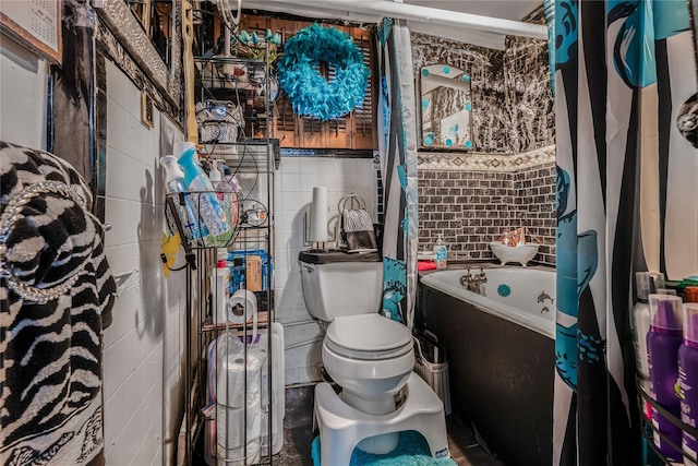 full bath featuring toilet and a washtub
