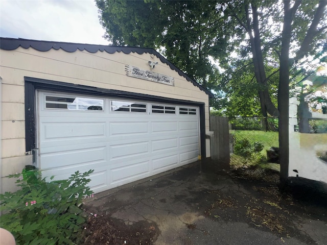 524 Polaris St, North Babylon, NY 11703 - view of detached garage
