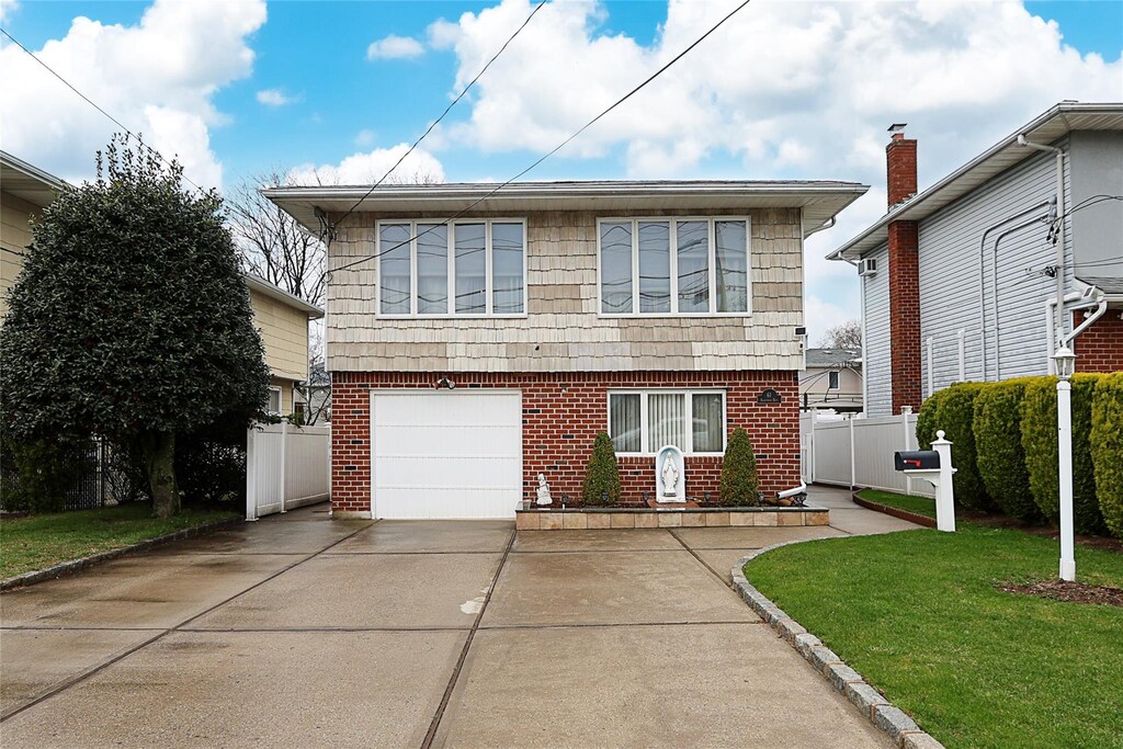 61 Barrymore Blvd, Franklin Square, NY 11010 - photo 1