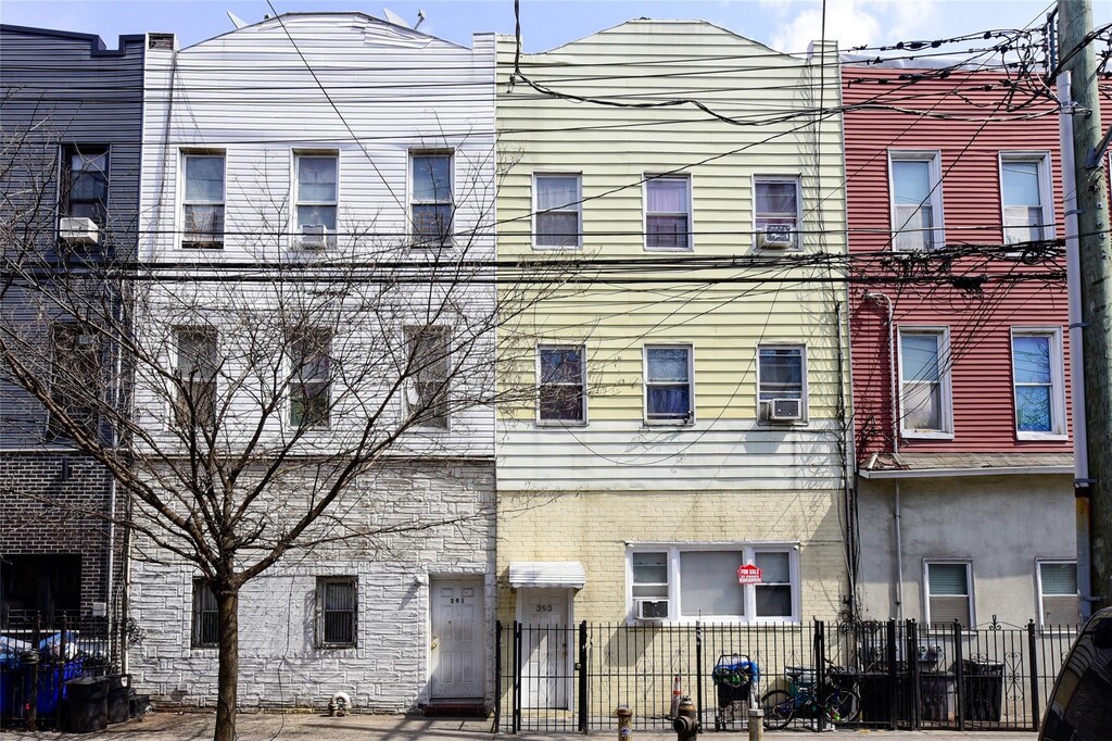 393 Crescent St, Brooklyn, NY 11208 - photo 1