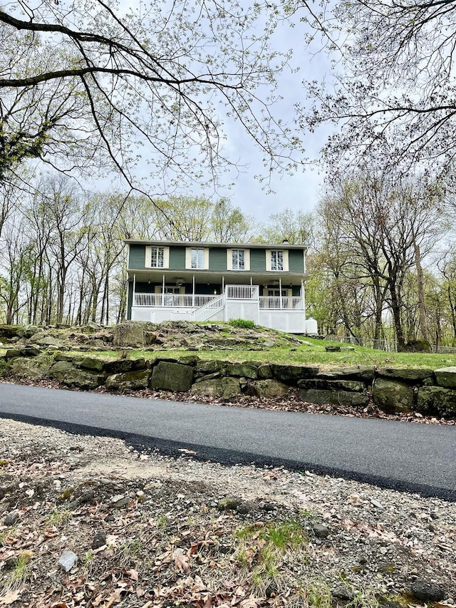 view of front of home featuring a porch