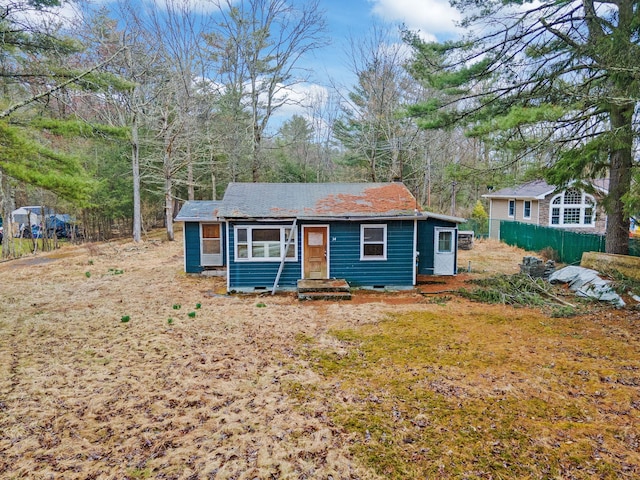 34 Hunczak Blvd, Glen Spey, NY 12737 - view of front of property featuring fence and crawl space
