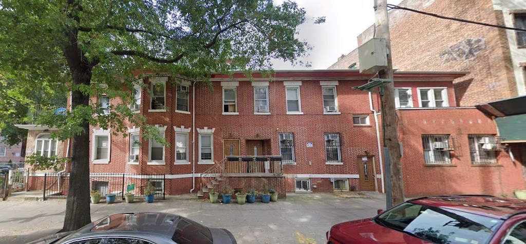 148-47 88th Ave, Jamaica, NY 11435 - photo 1