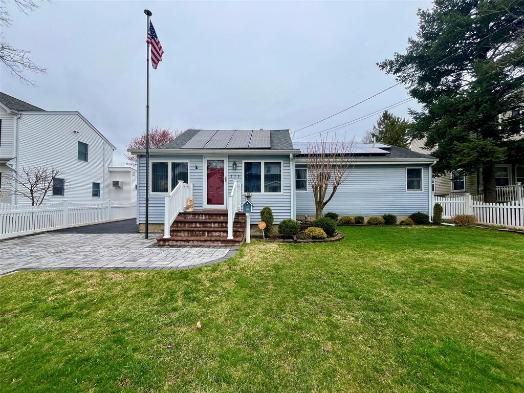 335 Pine St, South Hempstead, NY 11550 - photo 1