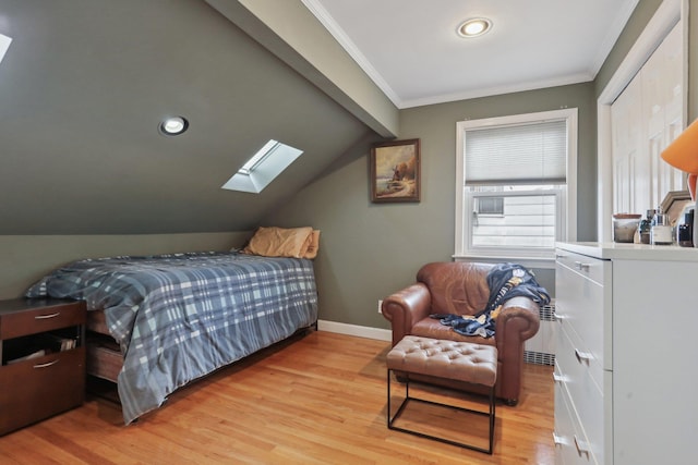 bedroom featuring recessed lighting, light wood-style flooring, crown molding, and baseboards