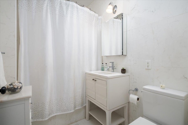 710 Riverside Dr Unit 6B, New York Manhattan, NY 10031 - full bathroom featuring toilet, curtained shower, and vanity