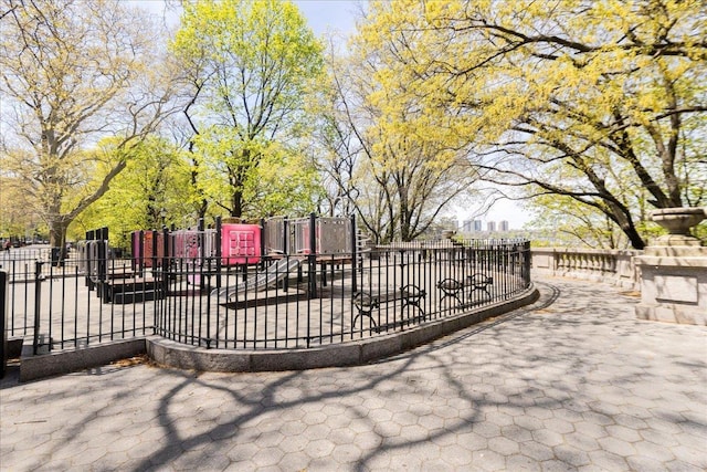 710 Riverside Dr Unit 6B, New York Manhattan, NY 10031 - view of gate with fence