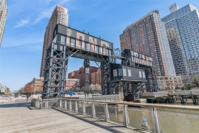 4-74 48th Ave Unit Ph4D, Long Island City, NY 11109 - view of home's community featuring a view of city