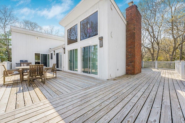 deck featuring outdoor dining space