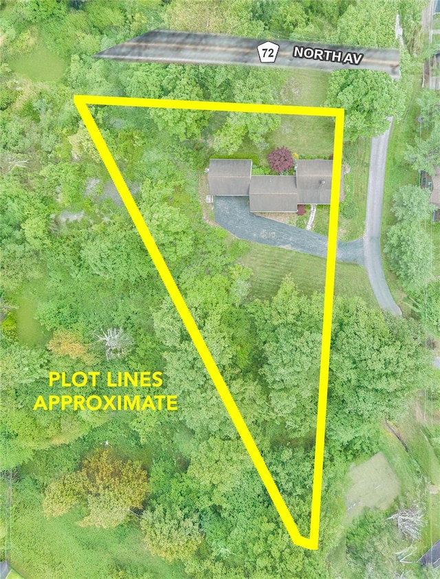 6 Swain Dr, Pleasant Valley, NY 12569 - aerial view of property and surrounding area with property parcel outlined