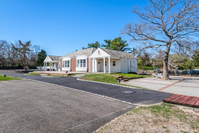 33 Harbour Rd, Great Neck, NY 11024 - photo 23