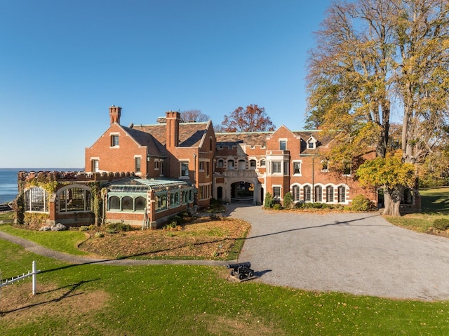 31 Fort Hill Dr, Lloyd Harbor, NY 11743 - surrounding community featuring aphalt driveway and a yard