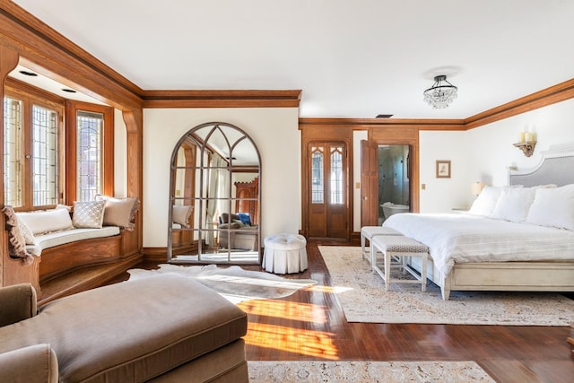 31 Fort Hill Dr, Lloyd Harbor, NY 11743 - bedroom featuring visible vents, baseboards, crown molding, and wood finished floors