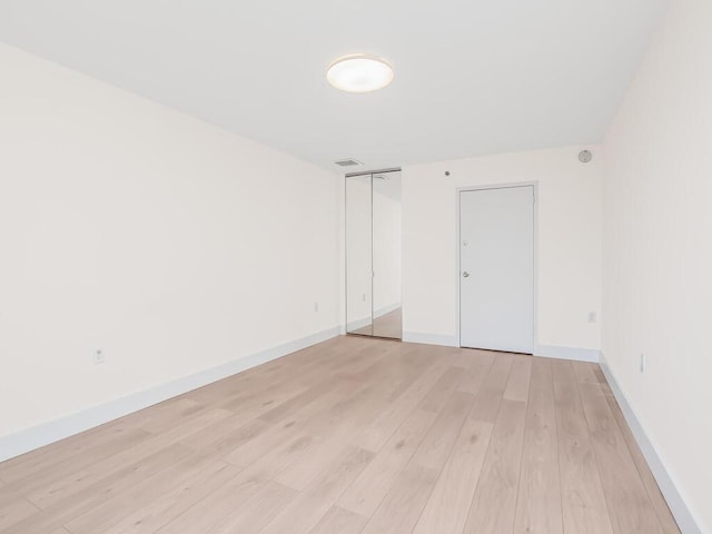 25 Rockledge Ave Unit 117, White Plains, NY 10601 - empty room featuring light wood-style floors, baseboards, and visible vents