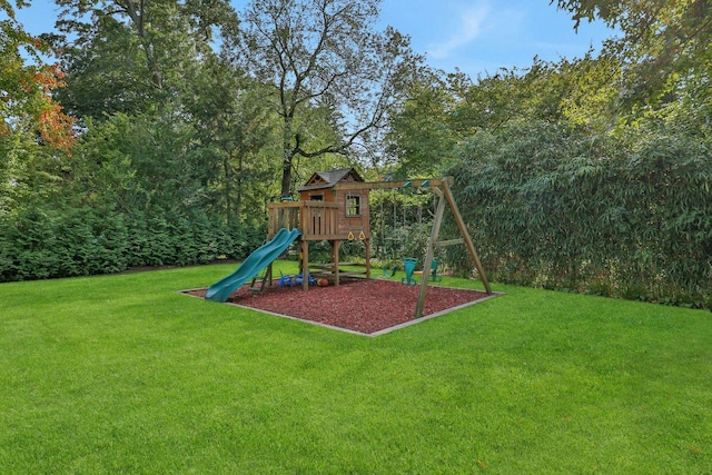 165 Valley Rd, New Rochelle, NY 10804 - view of jungle gym with a yard