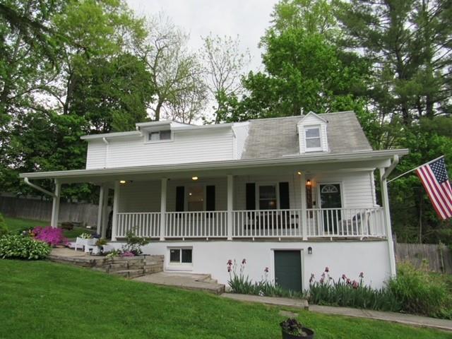 view of front of home featuring a porch