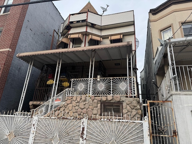 1242 Saint Lawrence Ave, Bronx, NY 10472 - exterior space with a gate