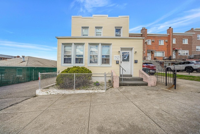 3205 Lafayette Ave, Bronx, NY 10465 - view of front facade featuring a fenced front yard