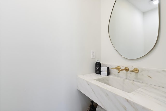 bathroom featuring a sink